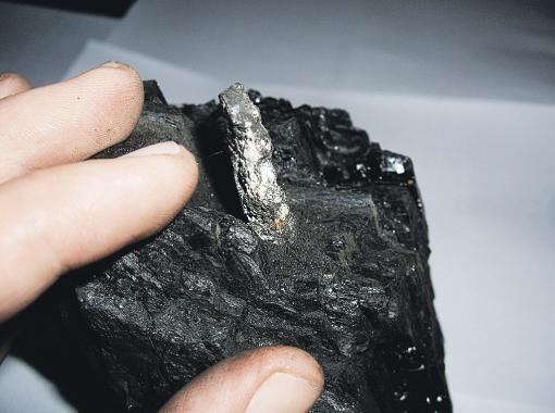 Trovato un componente di astronave in un pezzo di carbone